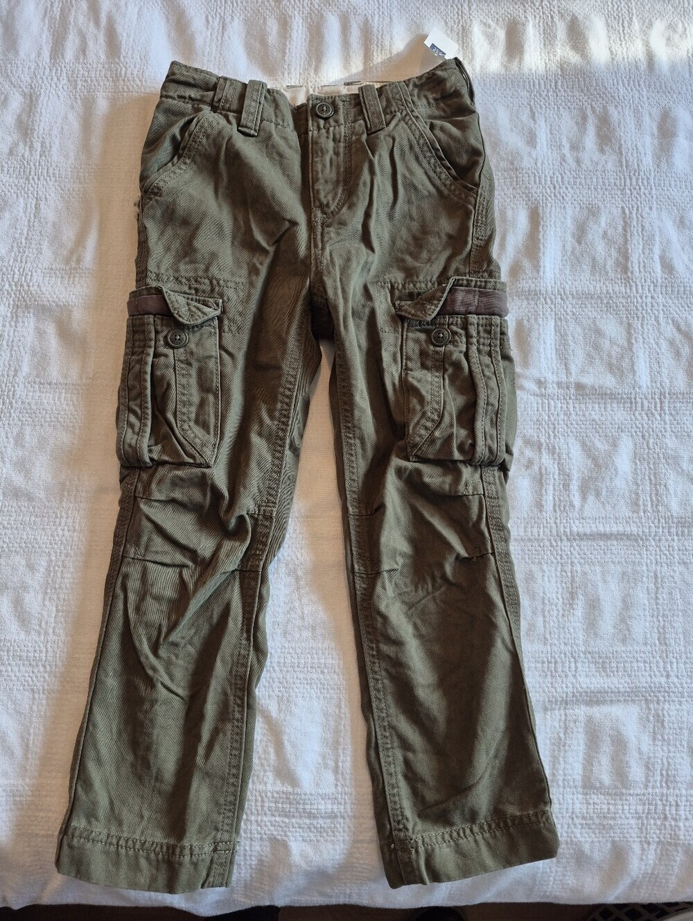 Gap boys size 5 green cargo chino pants adjustable waist, NEW but have hole